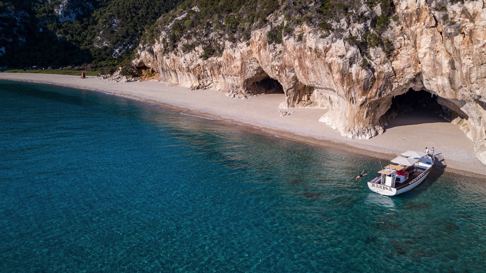 La Spiaggia Di Cala Luna Cala Gonone Crociere Golfo Di Orosei